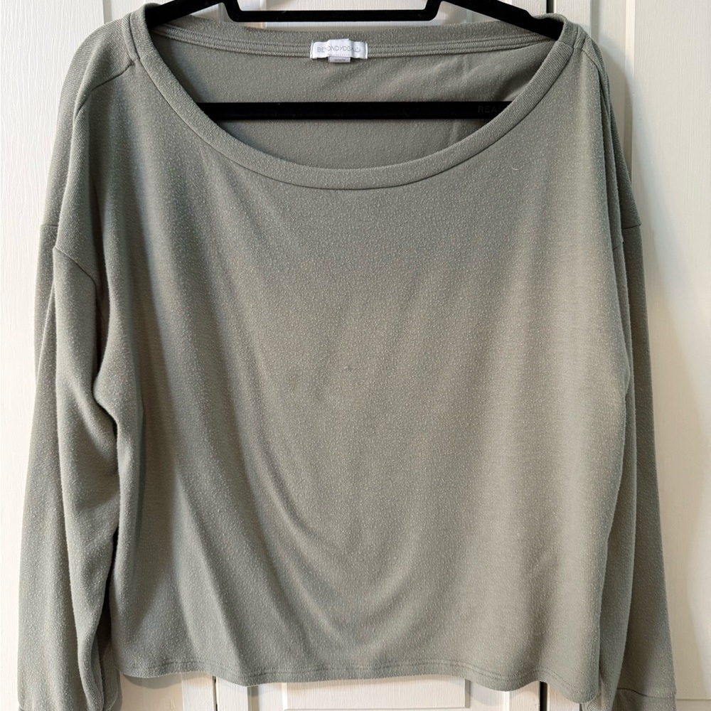 Beyond Yoga Sage Green Sweatshirt - Picture 2 of 4